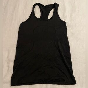 black lululemon tank top